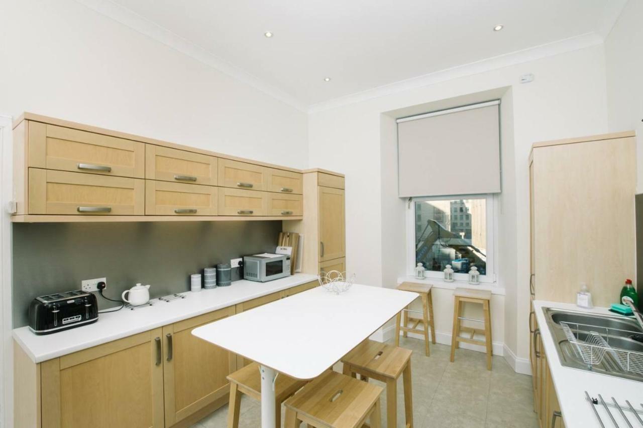 Joivy Great Location! Heart Of City Centre 3Bed Apartment เอดินบะระ ภายนอก รูปภาพ